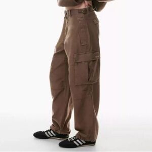Aritzia Tna Supply Cargo Pants Brown Size 10